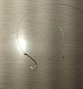 how to tie a snell knot step 1