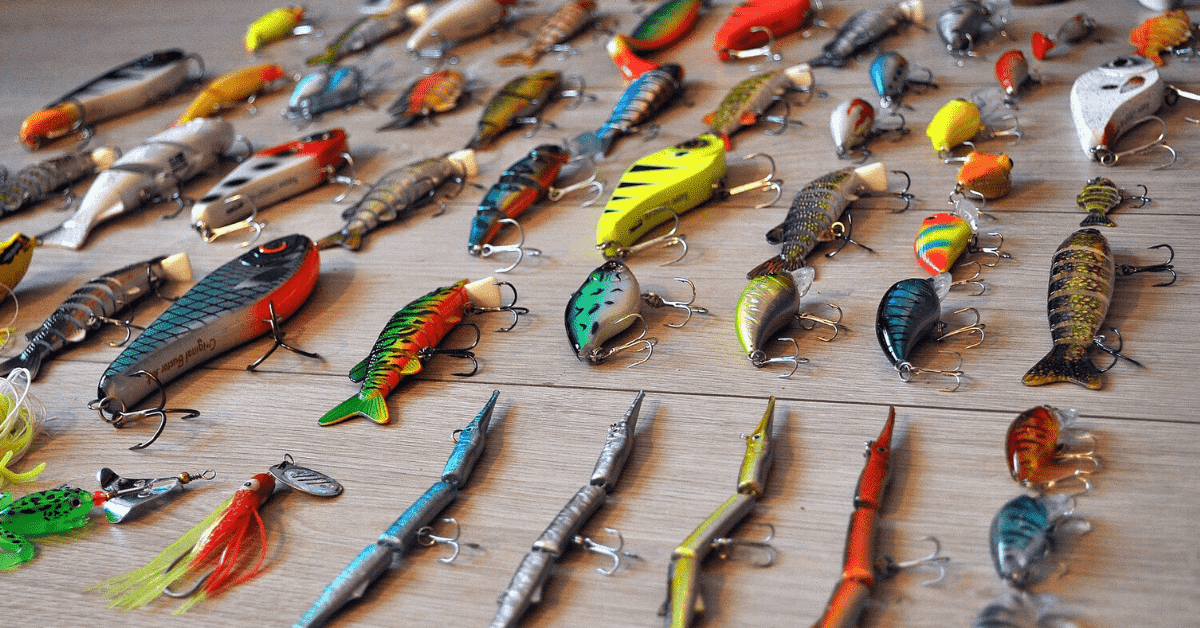 Lure Color Vs Water Clarity For Bass Fishing - Slamming Bass