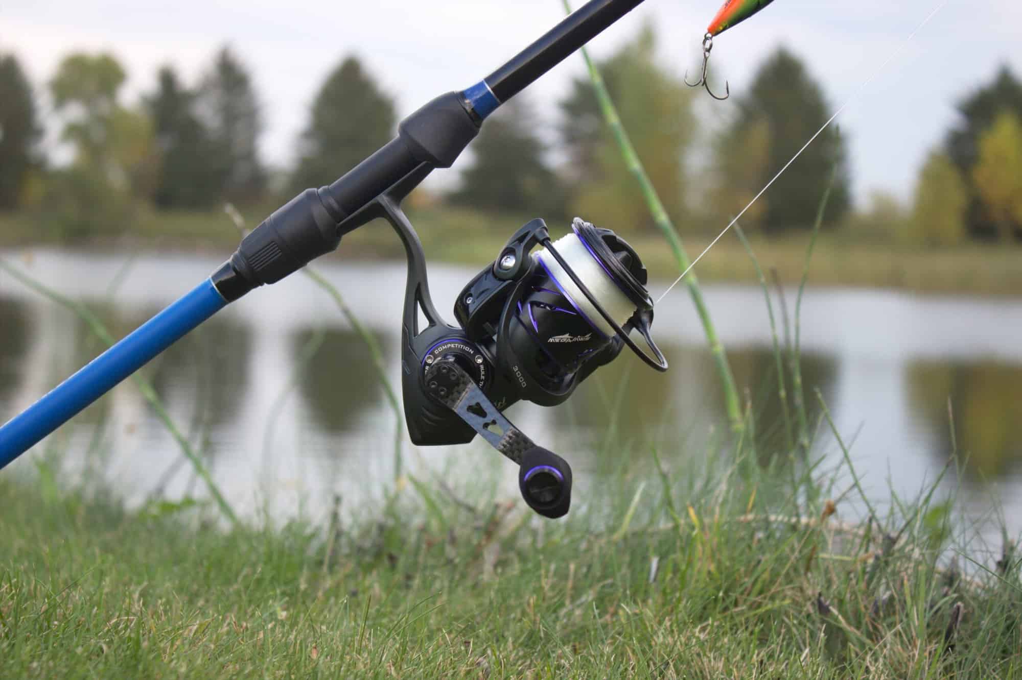 Reel Review KastKing MegaJaws Elite Spinning Reel Slamming Bass