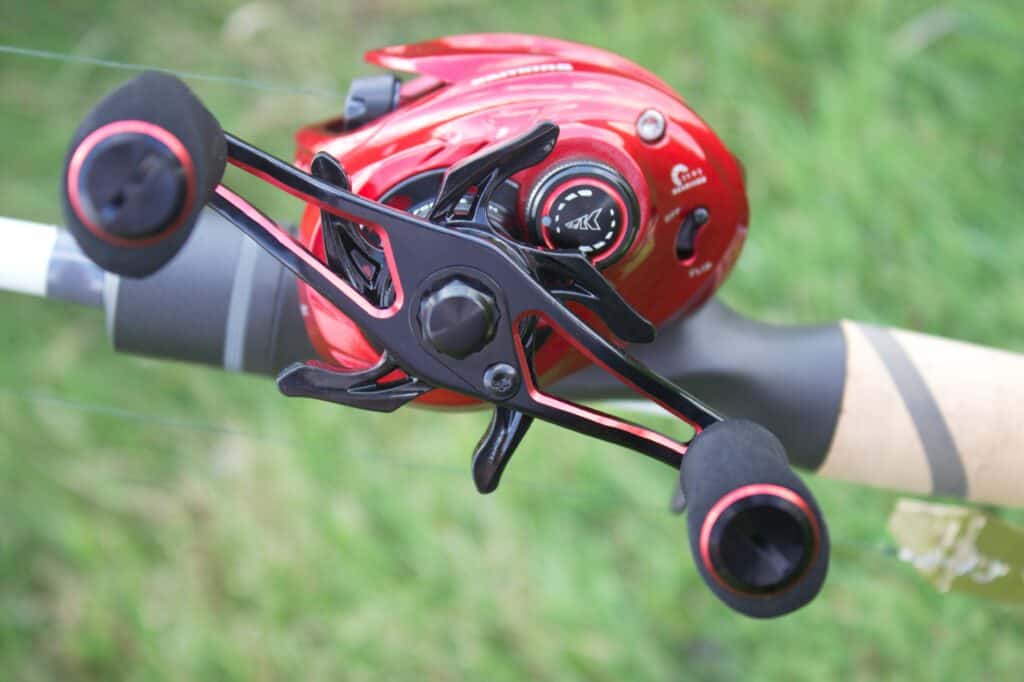KastKing MegaJaws Elite Baitcaster Crank View