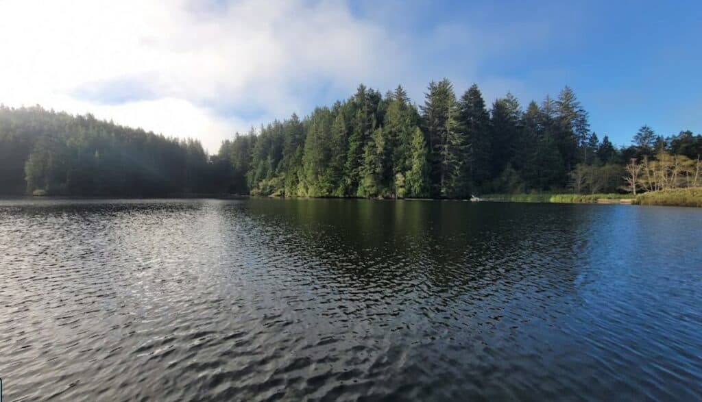 best bass fishing lakes in Oregon - Tenmile Lake